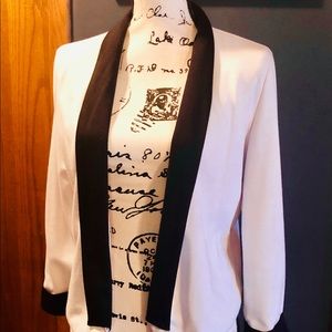 Bar III White/black blazer size Medium